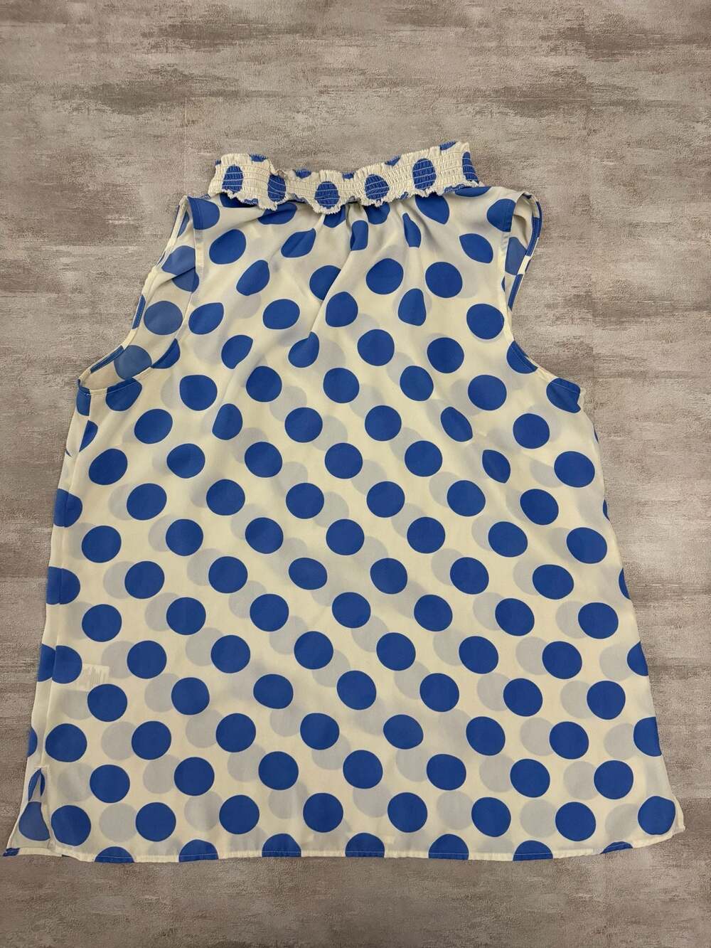Talbots Blue and White Cheerful Polka Dot Feminine Split Neck Shell Blouse - Siz - Picture 3 of 3